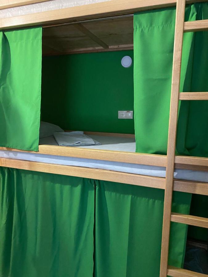 Vip "Hostel Ok Hotel" Kiev Extérieur photo