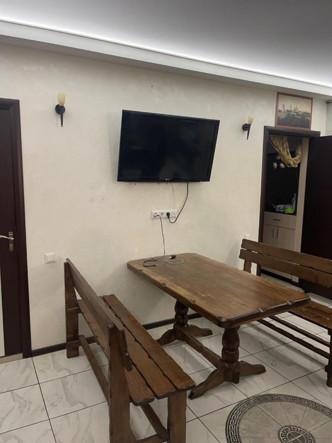 Vip "Hostel Ok Hotel" Kiev Extérieur photo